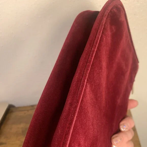 Velvet Gucci Beauty Limited Edition Makeup Bag - Picture 8 of 10